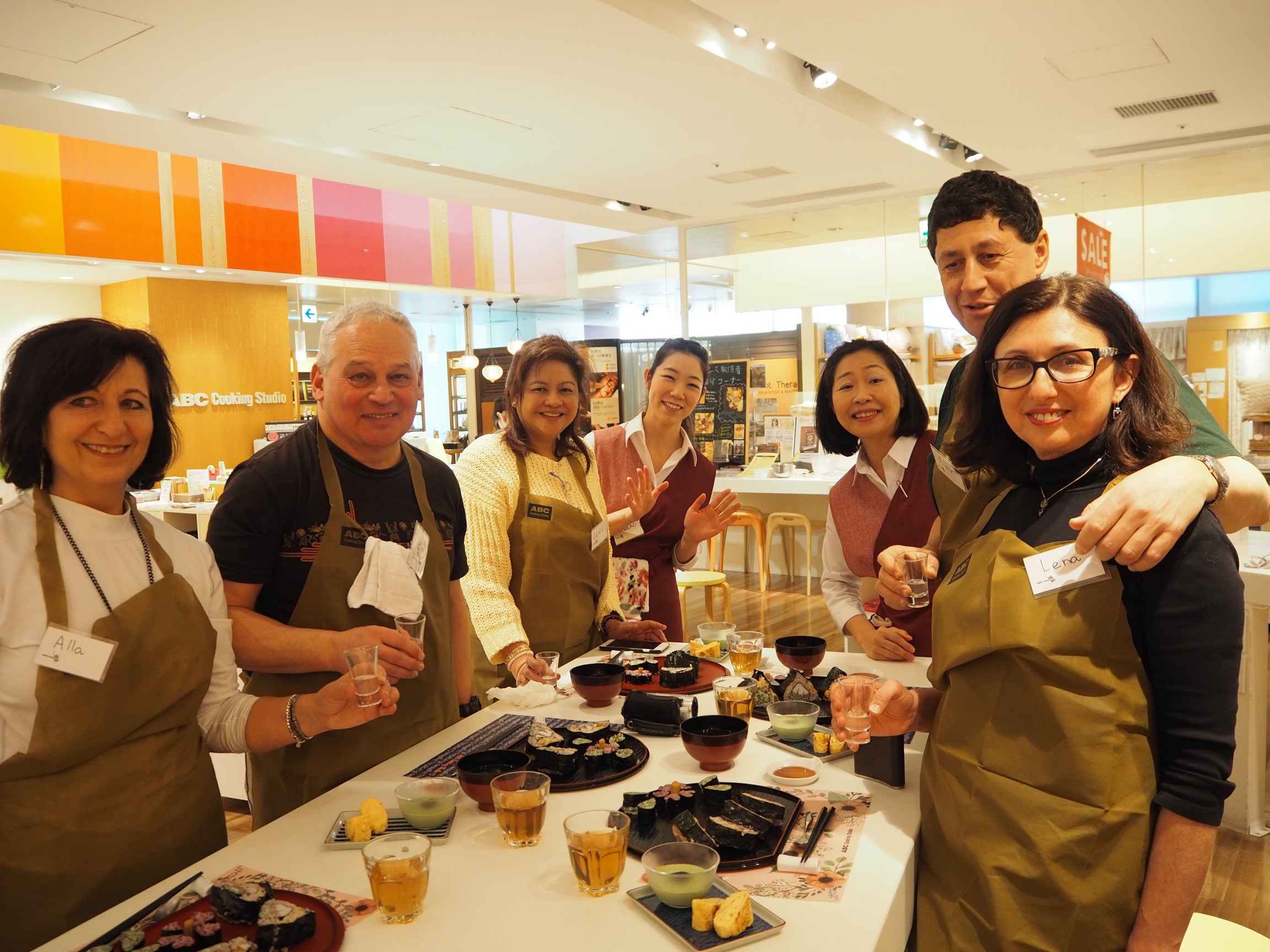 Tsukiji x Cooking Tour - local guided tour with sushi making class